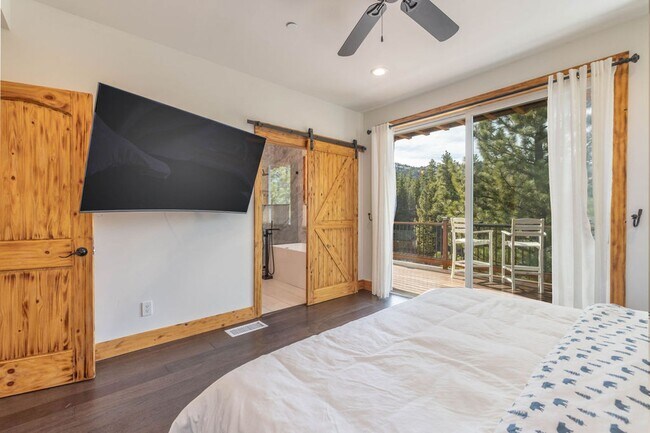 Building Photo - Stunning 4-Bedroom Home with Amazing Views, EV Charger & Solar in Big Bear!