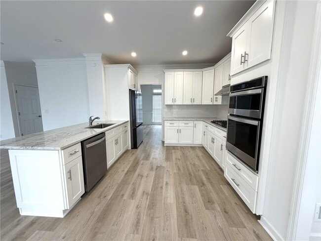 Building Photo - 4865 Chesterfield Ct