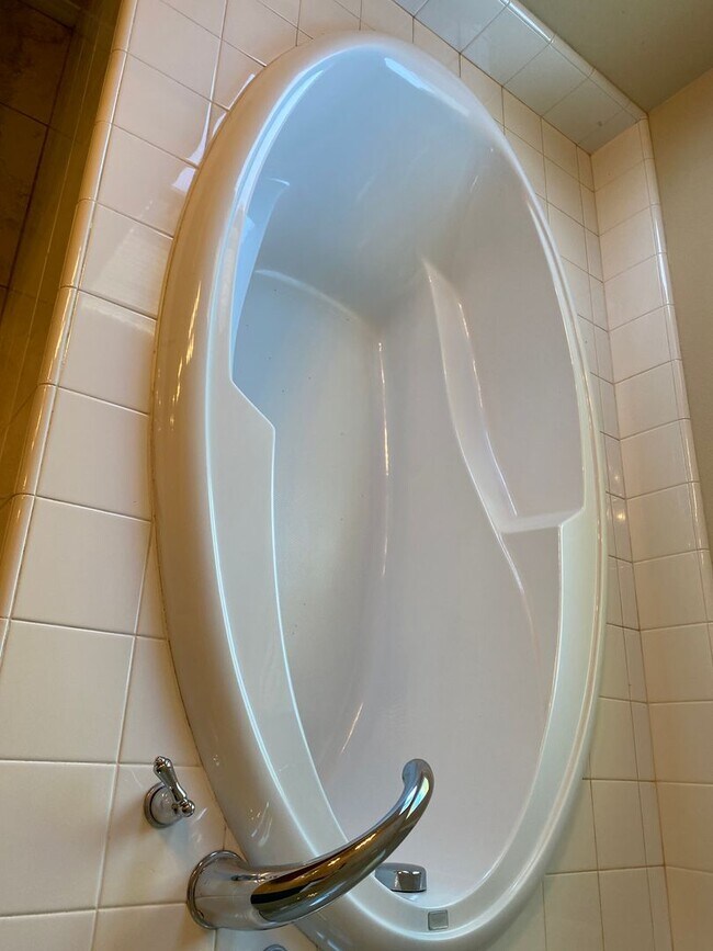 Building Photo - Beautiful Home located in Wolf Creek