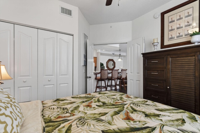 Building Photo - 3202 Myrtlewood Cir E