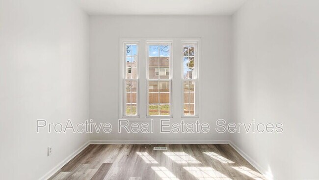 Building Photo - 417 W 30th St