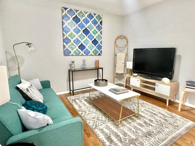 Building Photo - 5445 Chippewa St