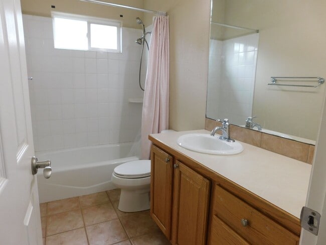 Building Photo - 4 bedroom in Fruita