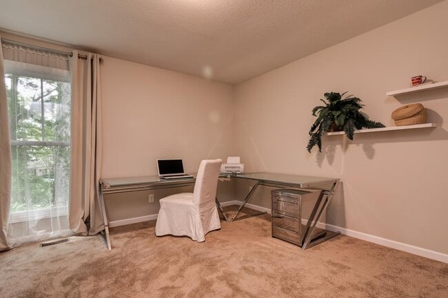 Building Photo - 15 Sand Hill School Rd