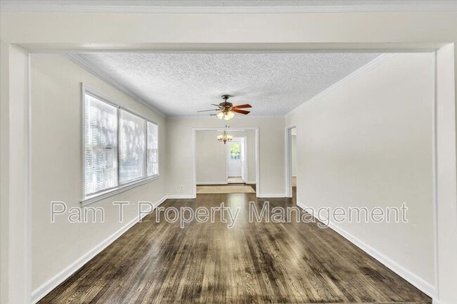 Building Photo - 2310 Lorraine Dr
