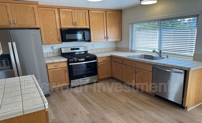 Building Photo - 9914 Bourbon Ct