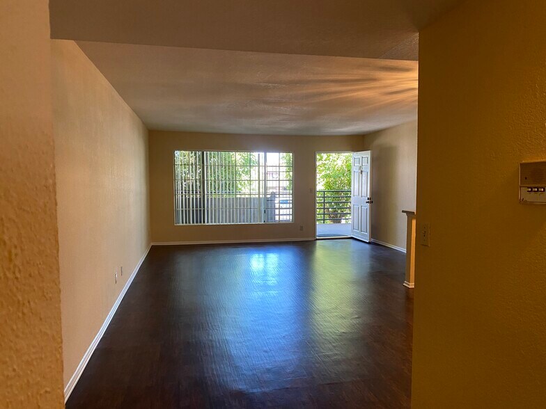Building Photo - 7134 Amigo Ave