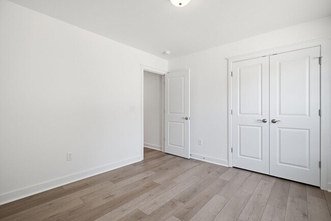 Building Photo - 21169 Baileys Ln