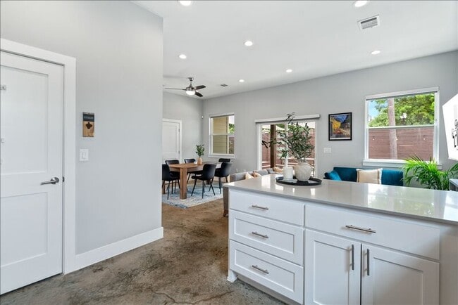 Building Photo - 6301 Santos St