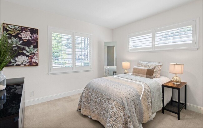 Building Photo - Beautiful Single-Story Home with Pool in Prime Concord Location –