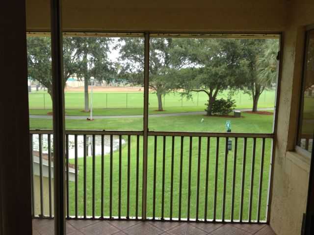 Building Photo - 1135 Coral Club Dr