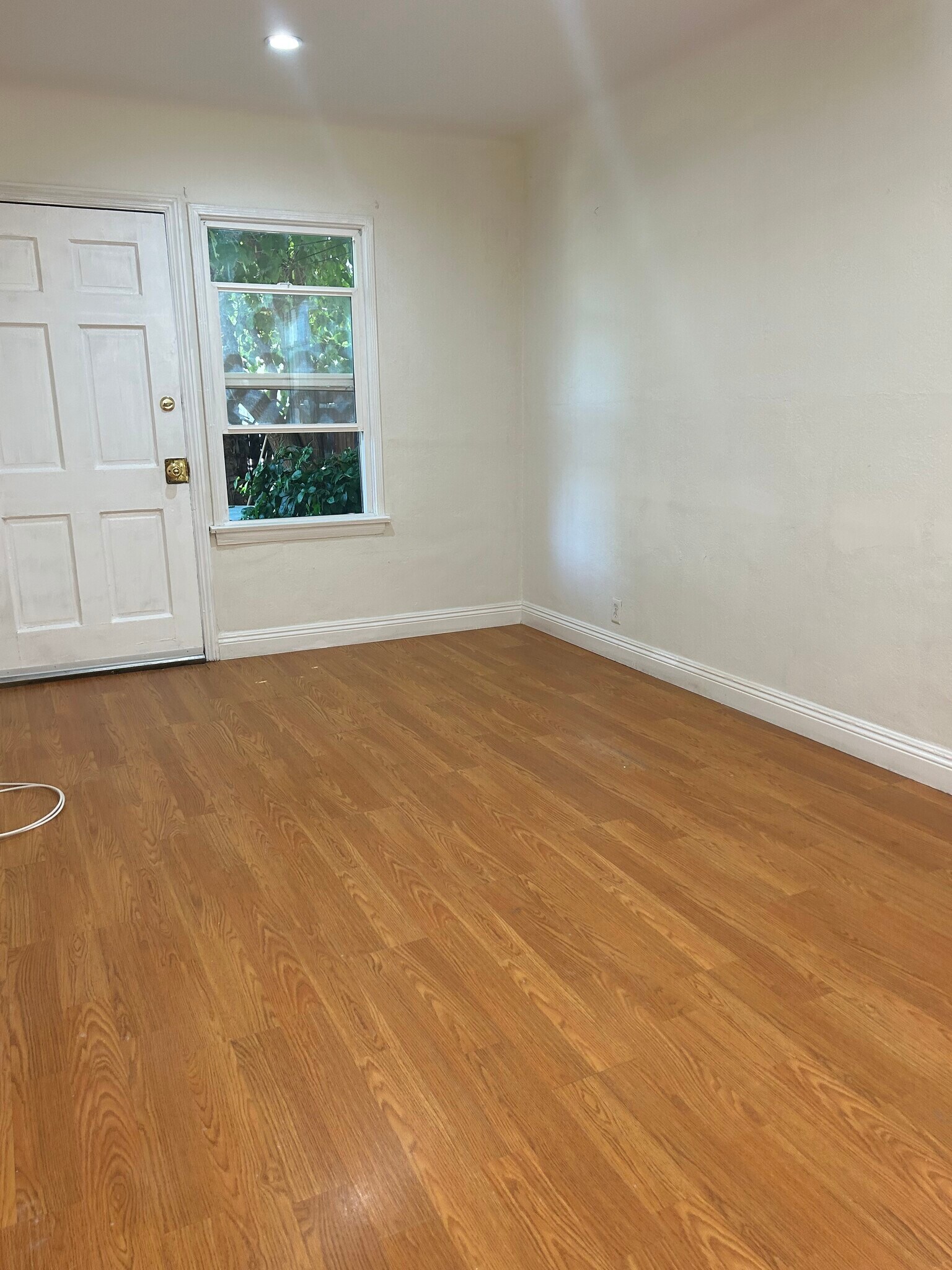 Building Photo - 245 W Elm Ave