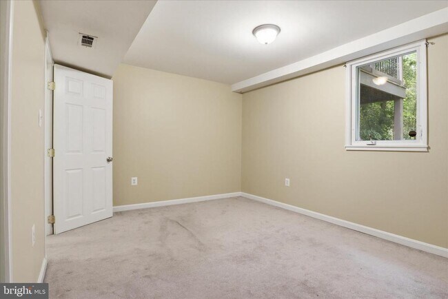 Building Photo - 10617 Wheatley St