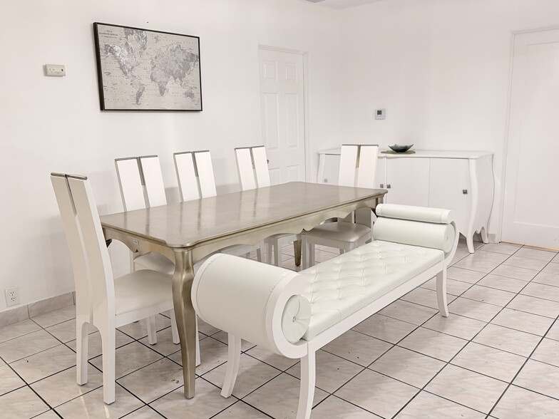 Building Photo - 1745 College View Pl