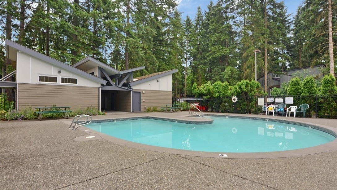 Building Photo - 14635 NE 32nd St