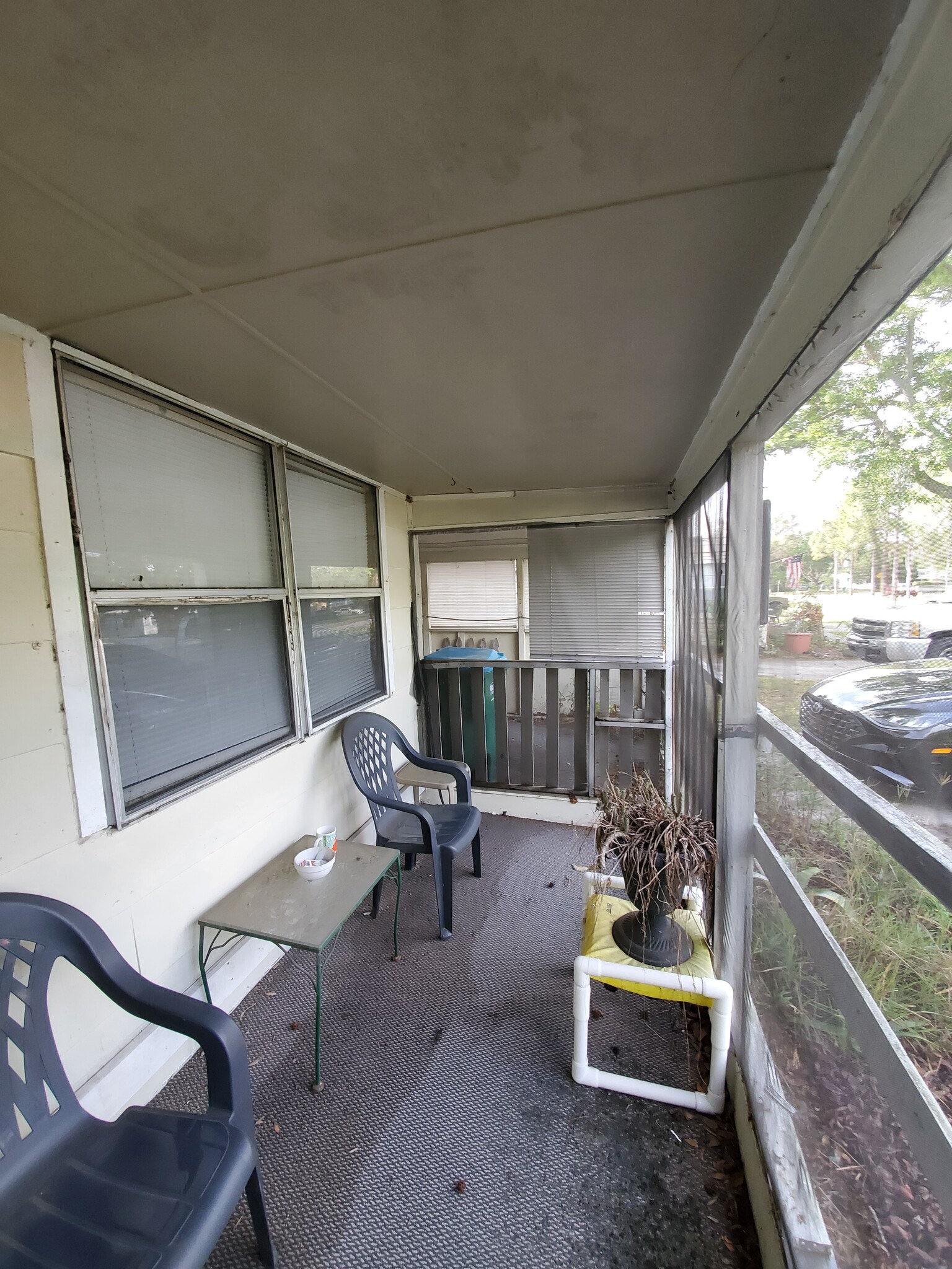 FRONT PORCH - 119 Melody Ln