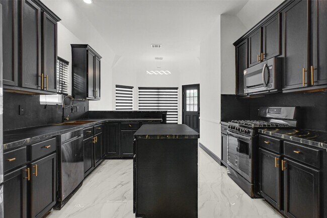 Building Photo - 11915 Helene Ct