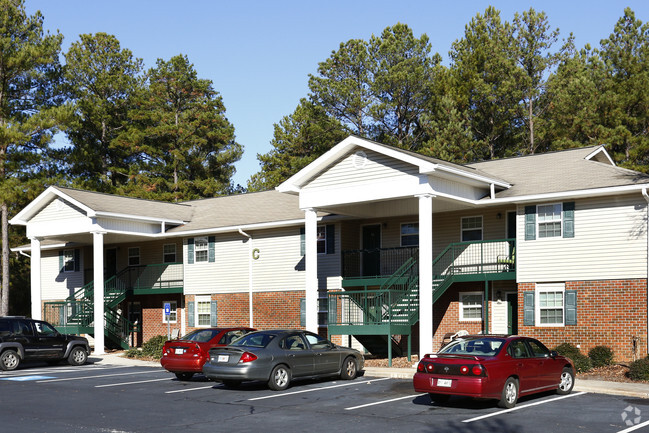 Primary Photo - Heritage Apartments