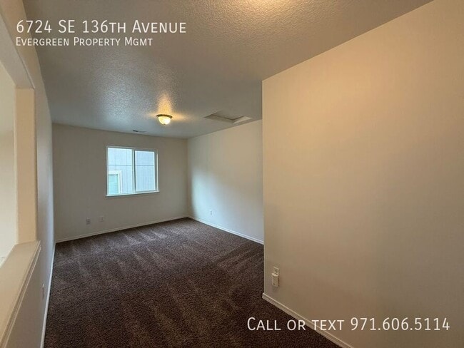 Building Photo - 6724 SE 136th Ave