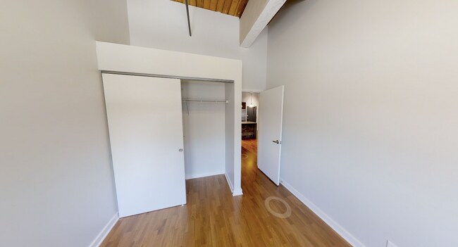 Building Photo - 108 N Green St