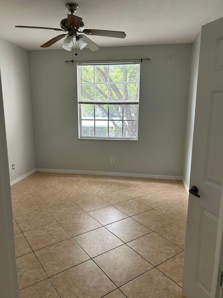 Building Photo - 4650 Saint Croix Ln