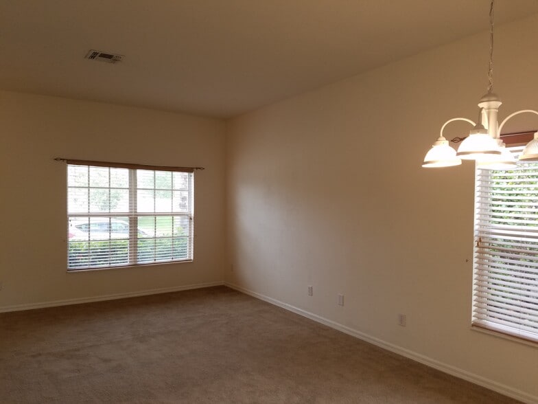 Living room - 13303 Hampton Park Ct