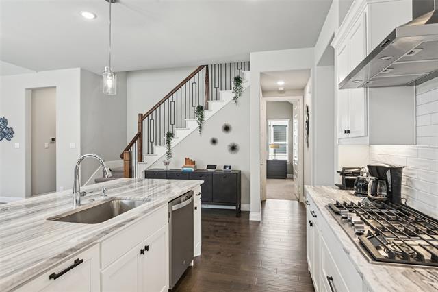 Building Photo - 13457 Rembrandt Dr