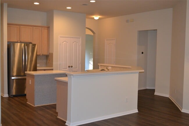 Building Photo - 1909 Highland Point Ct