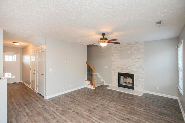 Building Photo - 1254 Lasalle Dr