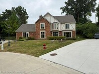 Building Photo - 650 Deerfield Ct