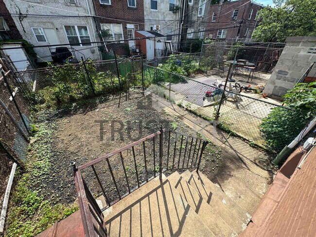 Building Photo - 2640 S Robinson St