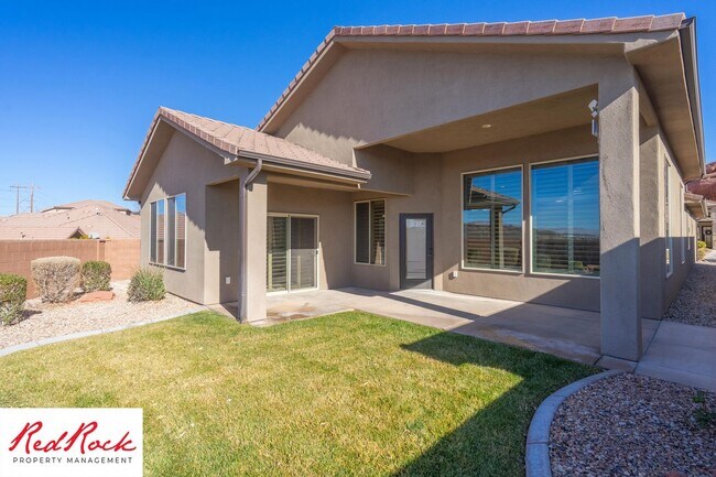 Building Photo - Pet-Friendly 3 Bedroom Home In A Great Neighborhood