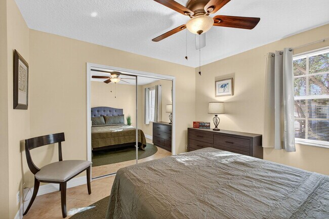 Building Photo - 8400 Heritage Club Dr