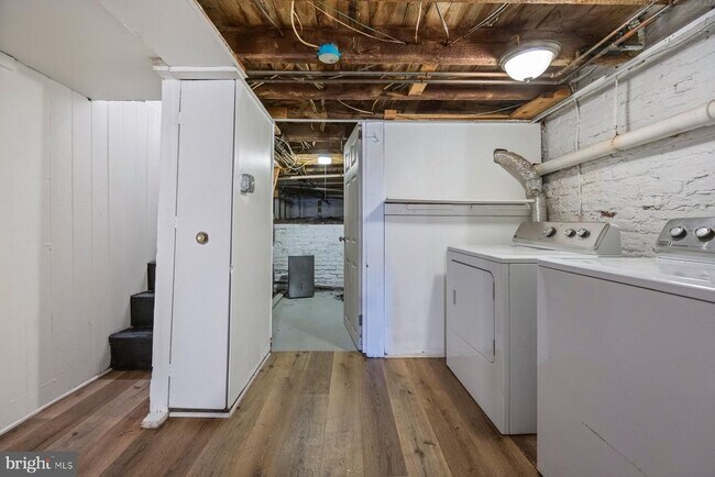 Building Photo - 809 W Barre St