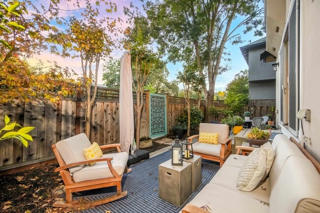 Building Photo - 4 Hardy Ct