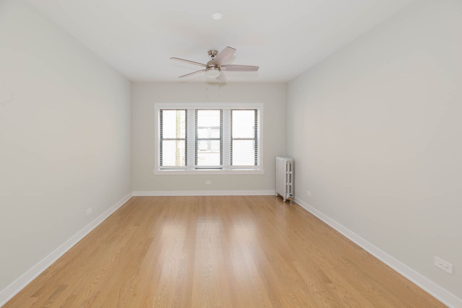Building Photo - 4838 N Wolcott Ave