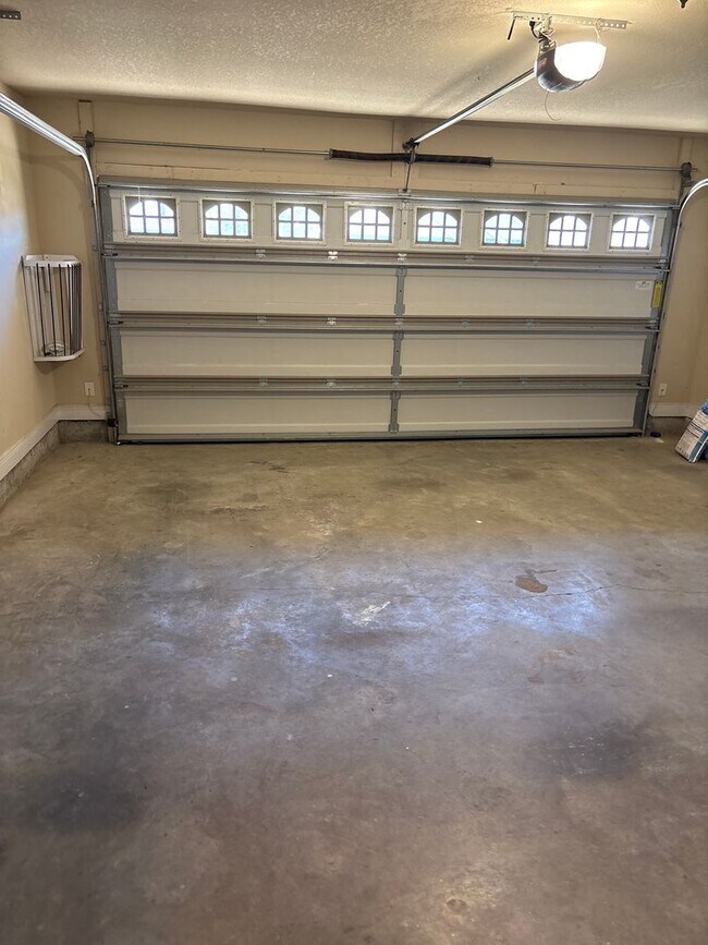 Building Photo - **Charming 3-Bedroom, 2-Bath Home for Rent in West Gulfport, MS!**