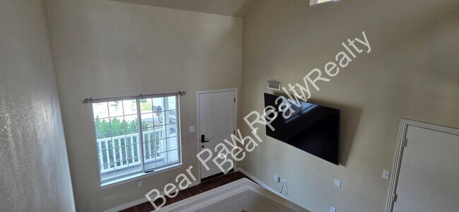 Building Photo - 322 Hacienda Ct
