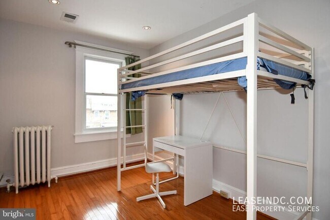 Building Photo - 4709 9th St NW