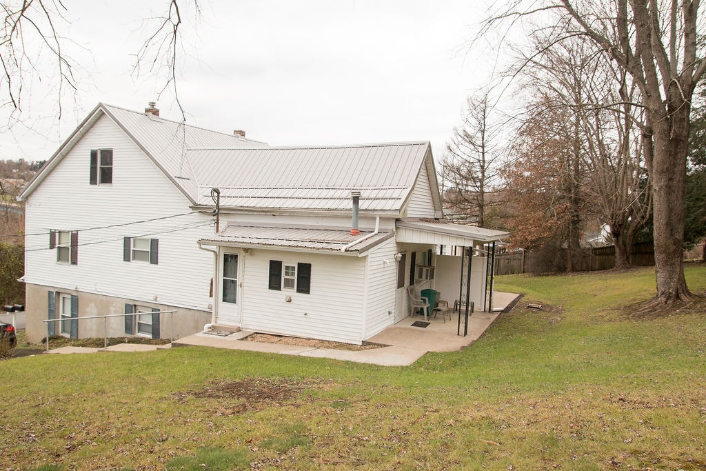 Building Photo - 809 Diamond Ct