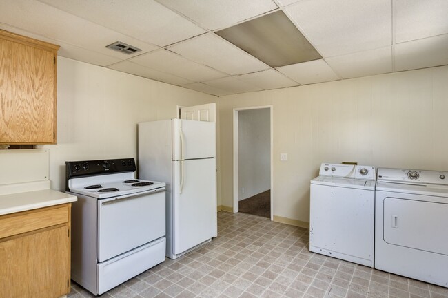 Building Photo - Chico Charmer! Close to CSUC and downtown ...