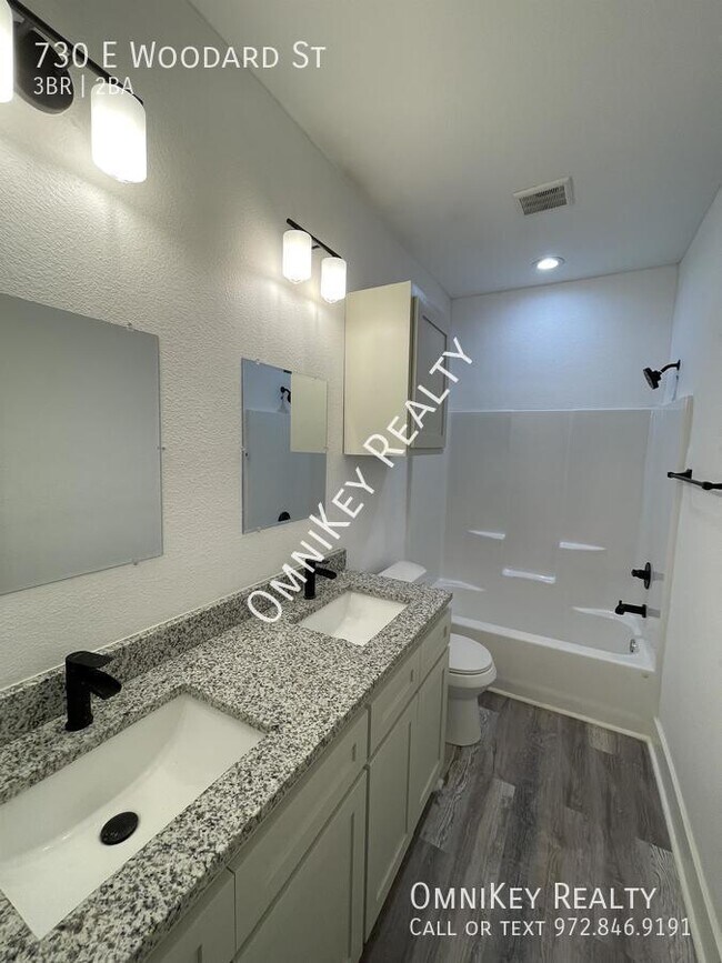 Building Photo - 730 E Woodard St