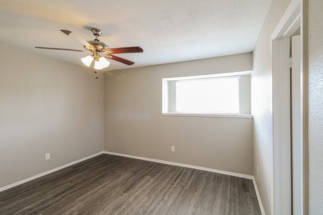 Building Photo - 7615 Alegria Dr