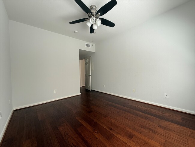 Building Photo - 3231 Allen Pkwy