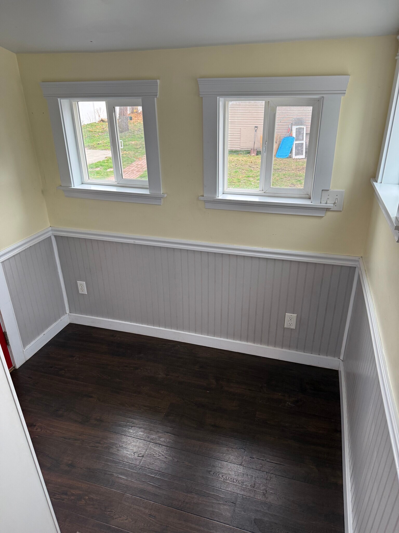 Building Photo - 9518 E Broadway Ave