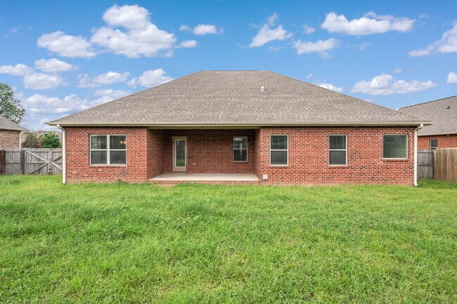 Building Photo - Crestview: 4 Bedrooms in Liberty Oaks