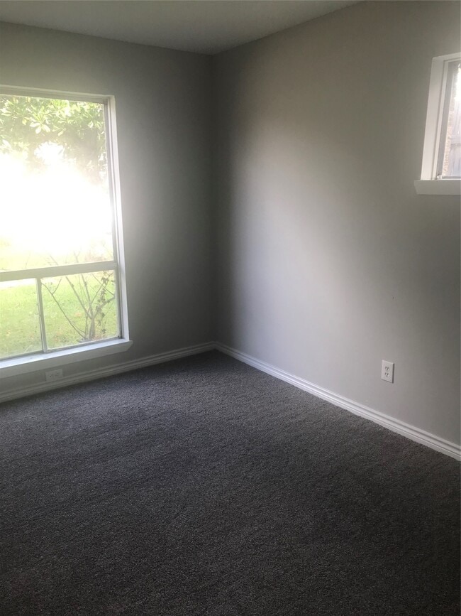 Building Photo - 5142 Madden Ln