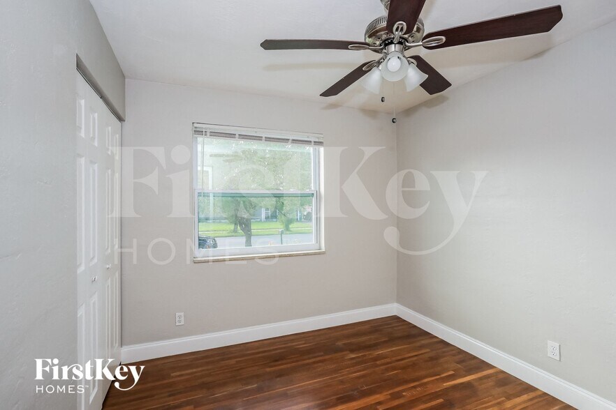 Building Photo - 1408 SW 47th Ave