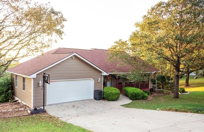 Building Photo - Beautiful 4 bedroom 4 bath 2 car garage - ...