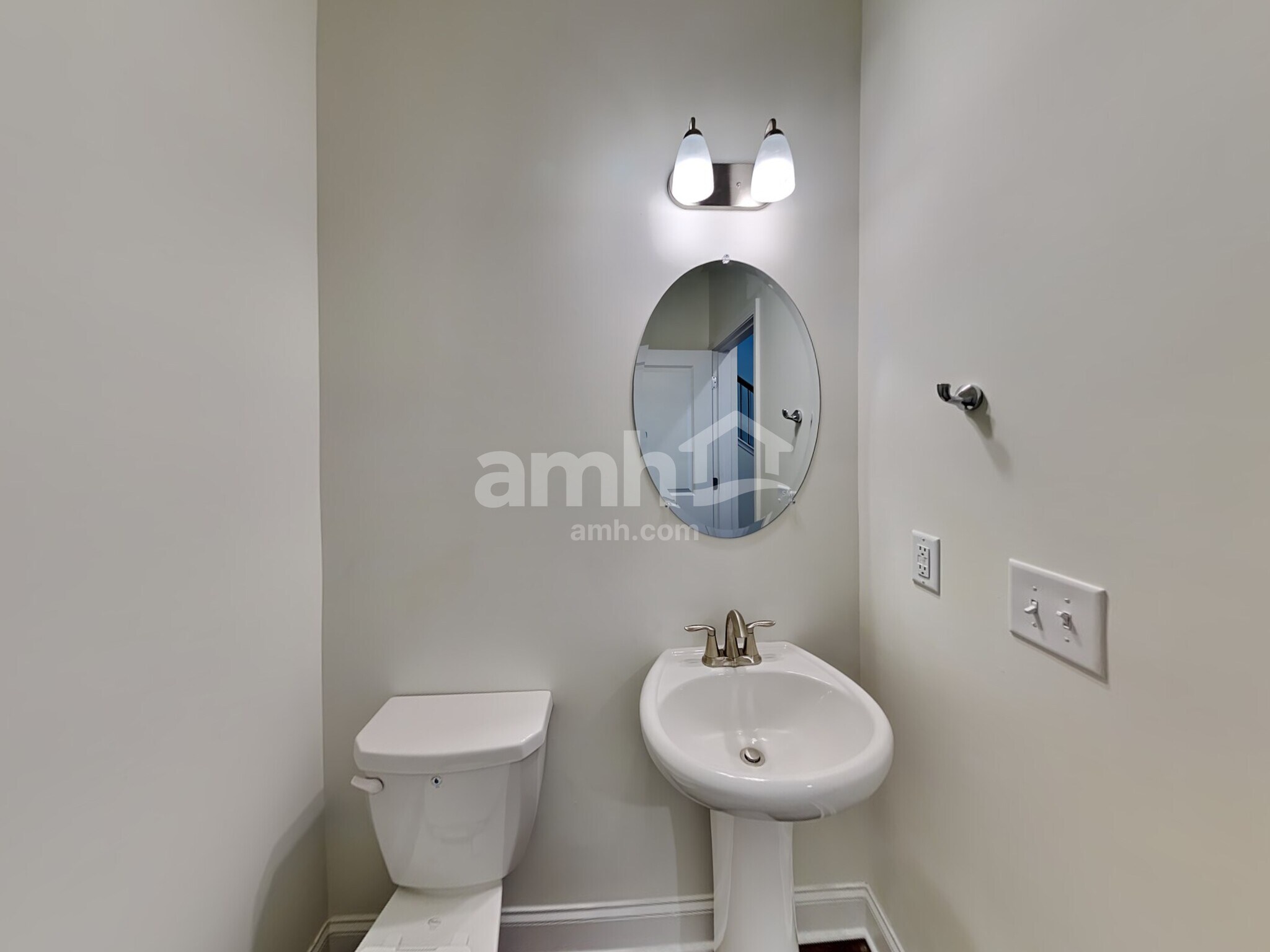 Building Photo - 513 Slew Dr